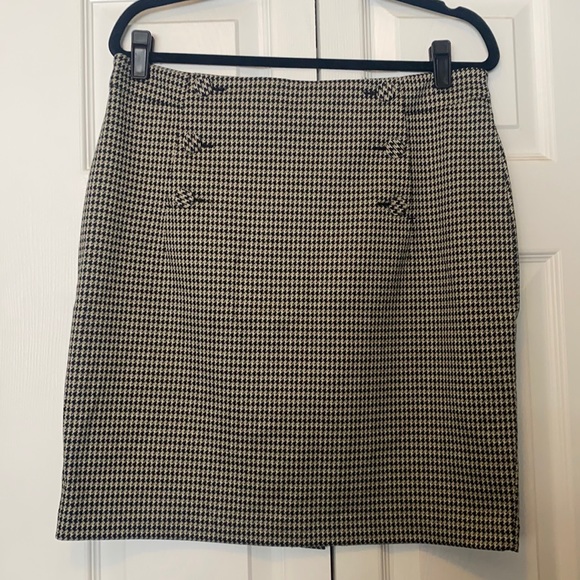 Mini houndstooth skirt - Picture 1 of 3